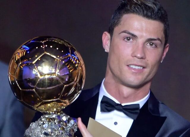 Kriştiano Ronaldo “Qızıl top” mükafatını SATDI