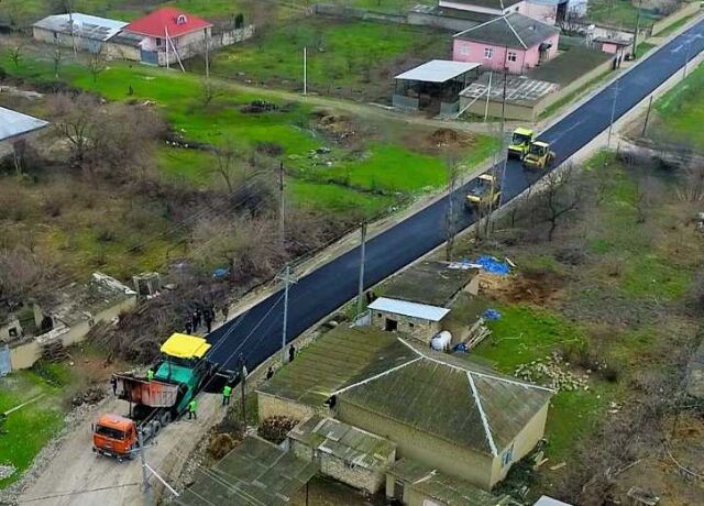 <p>Xa&ccedil;maz rayonunda 10 yaşayış məntəqəsinin yolu yenidən qurulur (FOTO=18, VİDEO)</p>