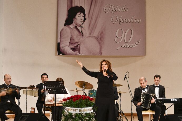 <p>Rübabə Muradovanın 90 illiyinə həsr olunmuş konsert- Minə Türksoy (FOTO=14)</p>