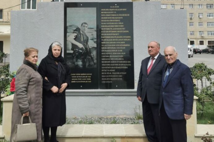 <p>Ziyalılarımız şəhid Rəşad Quliyevin ailəsini ziyarət etdi (FOTO)</p>

<p> </p>