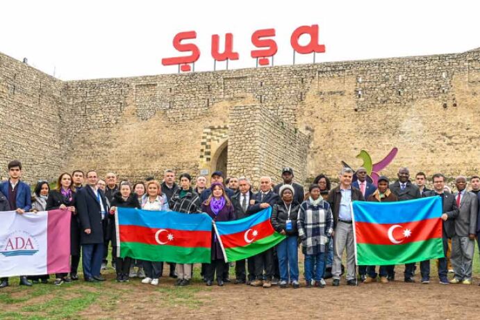 <p>Akademik Şahin Mustafayev TÜRKSOY-a üzv ölkələrin UNESCO üzrə Milli Komissiyalarının 9-cu İclasında çıxış edib (FOTO=4)<br />
 </p>