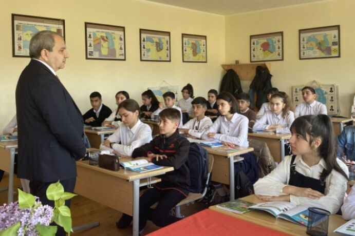 <p>Ученые БГУ прочитали тертерским школьникам лекции о наследии Гейдара Алиева</p>