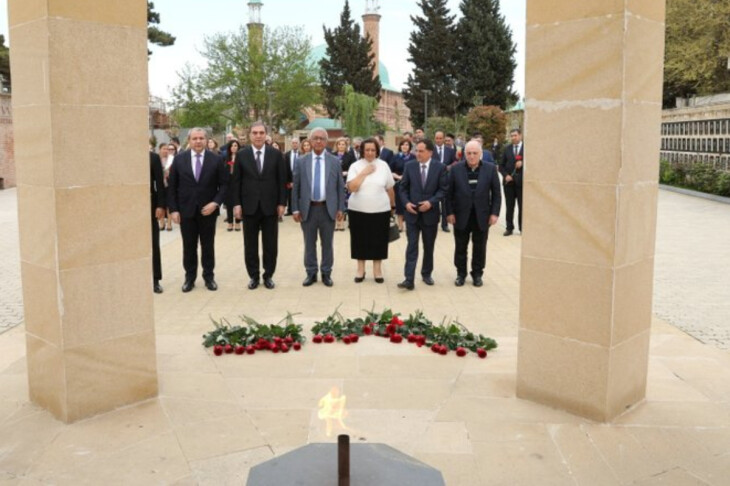 <p>Qazax Şəhidlər kompleksini ziyarət (FOTO=3)</p>