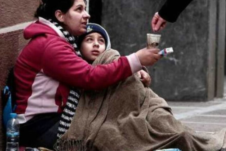<p>Dilənçiyə pul vermək günahdır, yoxsa savab?</p>