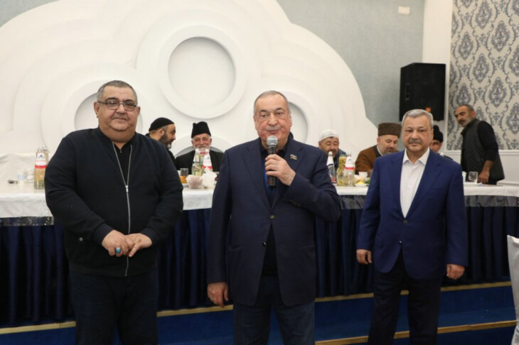 <p>Azərbaycan Ağsaqqallar Şurasının sədri, millət vəkili, professor Eldar Quliyevin təşəbbüsü ilə bayram süfrəsi təşkil edilib- Rüstəm İsmayılov (FOTO=8)</p>