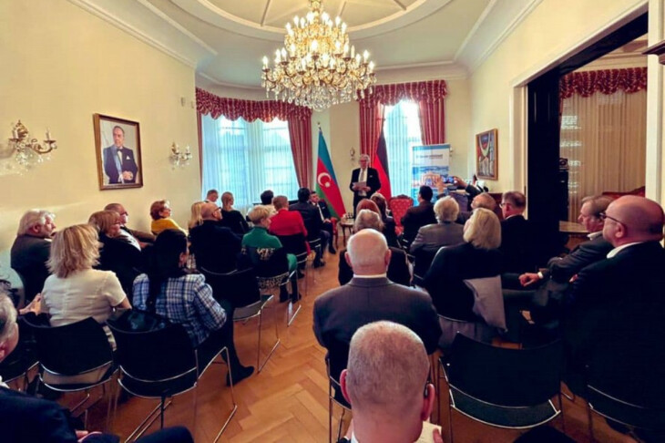 <p>Berlində “Azərbaycan və Avropanın enerji təhlükəsizliyi” mövzusunda tədbir keçirilib</p>

<p> </p>