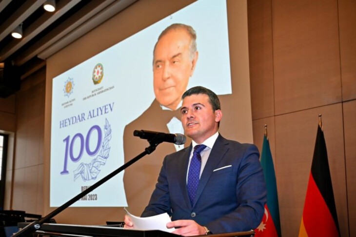 <p>Berlində Ümummilli Liderin 100 illiyinə həsr olunmuş konsert proqramı təqdim olunub (FOTO=19)</p>