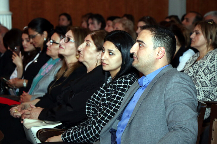 <p>AzMİU kollektivi Rəşid Behbudov adına Azərbaycan Dövlət Mahnı Teatrında</p>