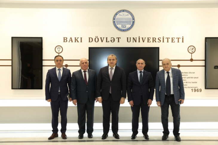 <p>Elçin Babayev Türkiyənin Qars Qafqaz Universitetinin rektoru Hüsnü Kapının başçılıq etdiyi nümayəndə heyəti ilə görüşdü</p>