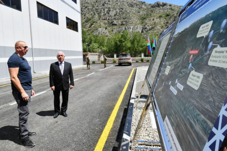 <p>Prezident “Azərenerji” ASC-nin Zəngilan rayonunda “Sarıqışlaq” Su Elektrik Stansiyasında tikinti işlərinin gedişi ilə tanış olub</p>