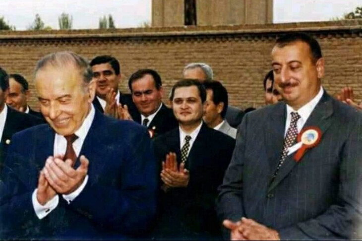 <p>CAVADXAN QASIMOV: Ümummilli lider Heydər Əliyevin NDU-ya tarixi səfəri...</p>