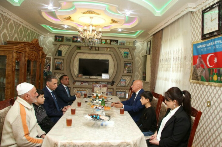 <p>MAİS İBRAHİMOV: Nazir Rəşad Nəbiyev Ağcabədidə şəhid ailəsini ziyarət edib (FOTO=6)</p>