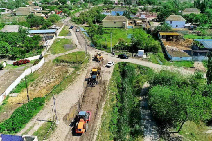 <p>Salyanda 16 min əhalinin istifadə etdiyi yollar yenidən qurulur (VİDEO+FOTO=15)</p>
