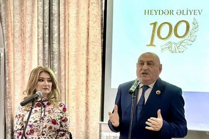 <p>Ulu Öndər Heydər Əliyevin 100 illik yubileyi çərçivəsində “Heydər Əliyev və Müasir Azərbaycan” mövzusunda konfrans keçirildi.</p>