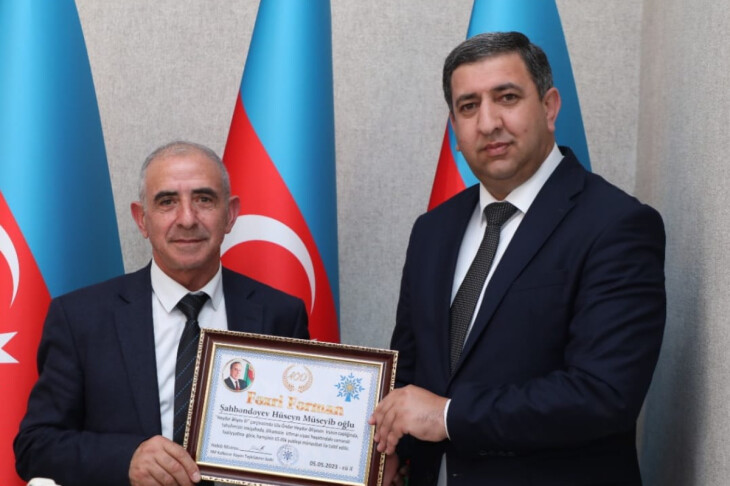 <p>Hüseyin Şahbəndəyev  YAP Kəlbəcər rayon təşkilatı tərəfindən Fəxri fərmanla təltif edildi.</p>