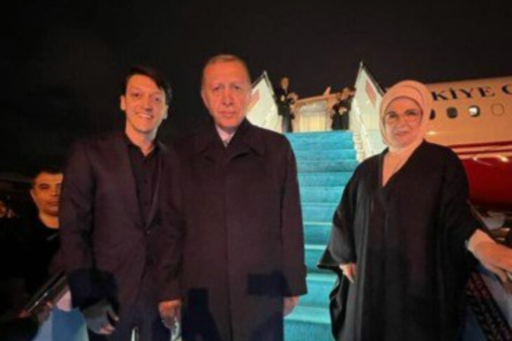 <p>Məsut Özil təyyarənin qarşısında Ərdoğanla foto paylaşdı</p>