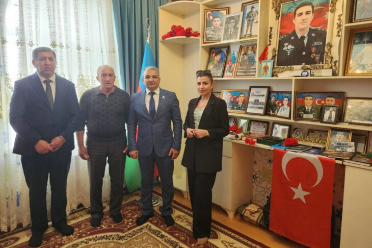<p>YAP Kəlbəcər Təşkilatının sədri Həbib Misirov şəhid ailələrin ziyarət etmişdir</p>