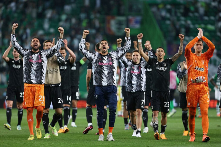 <p>FUTBOL: Superliqada iki komanda qaldı</p>