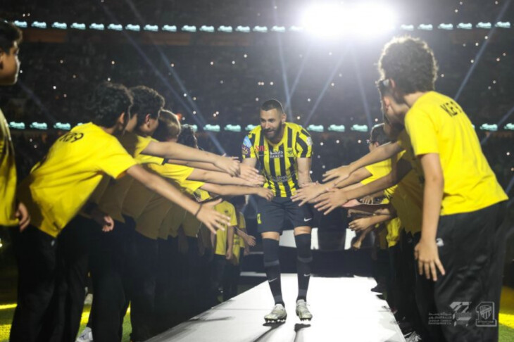 <p>FUTBOL: Benzemanın “Əl-İttihad”dakı təqdimat mərasiminə 60 min insan qatılıb</p>