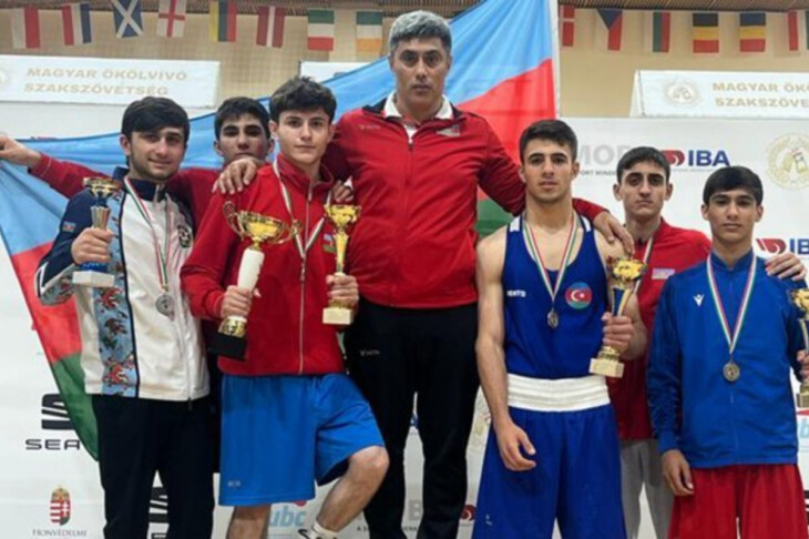 <p>BOKS: Gənc və yeniyetmə boksçularımız Macarıstan turnirindən 10 medalla dönüblər</p>