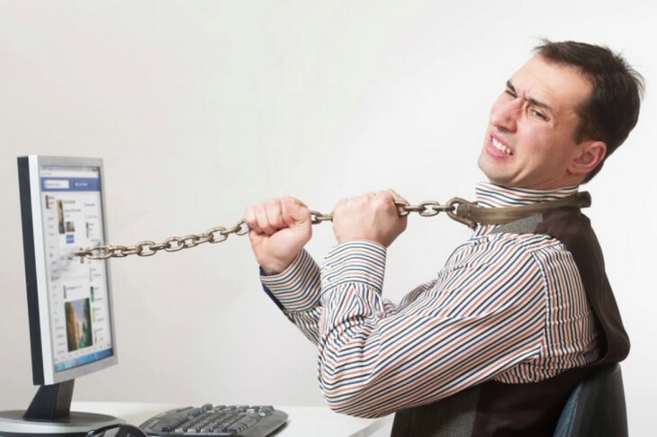 <p>Sosial şəbəkələrdə psixi sağlamlığa zərər vermədən necə oturmaq olar?</p>