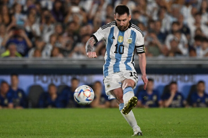 <p>FUTBOL: Messi: 