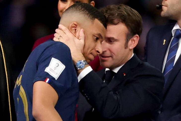 <p>FUTBOL: Mbappe Makron haqqında: “Prezident mənim karyerama təsir etmir. O, Parisdə qalmağımı istəyir, mən də qalmaq istəyirəm – biz eyni dalğa uzunluğundayıq”</p>