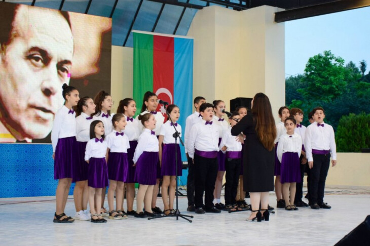 <p>Masallıda Qurtuluş Günü münasibətilə bayram konserti keçirilib (FOTO=8)</p>