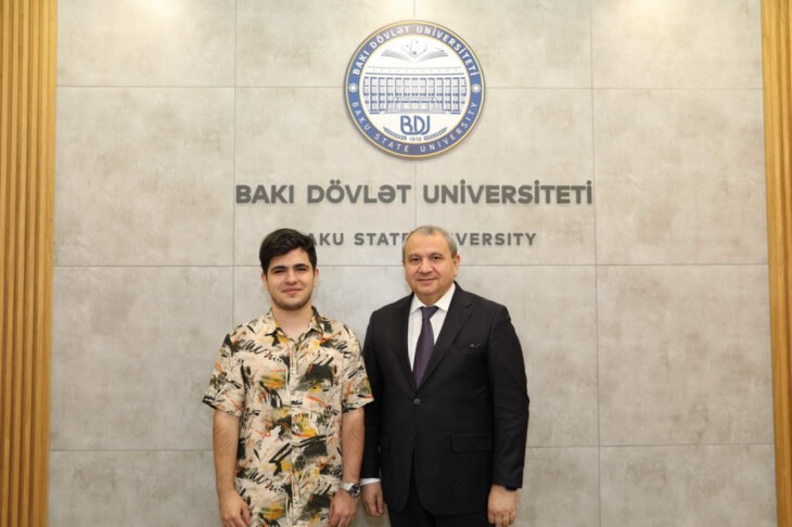 <p>BDU rektoru “Gənc istedadlar” liseyinin məzunu, Sinqapur Milli Universitetində təhsil alan Nəriman Şirinli ilə görüşüb</p>