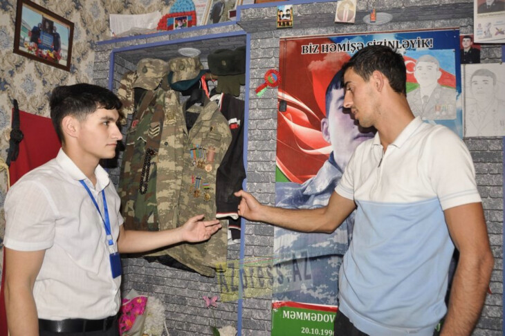 <p>MAİS İBRAHİMOV: 26 iyun Silahlı Qüvvələr Günü və Qurban bayramı münasibətiə şəhid ailələri ziyarət olunub (FOTO=6)</p>