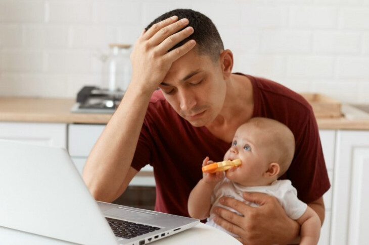 <p>Atalar analar kimi depressiyaya düşə bilərlər</p>