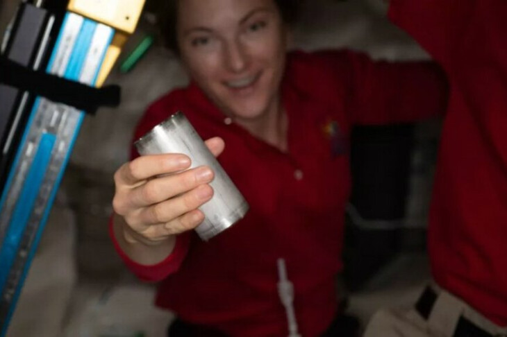 <p>Astronavtlar sidiklərinin 98%-ni suya çevirdilər</p>