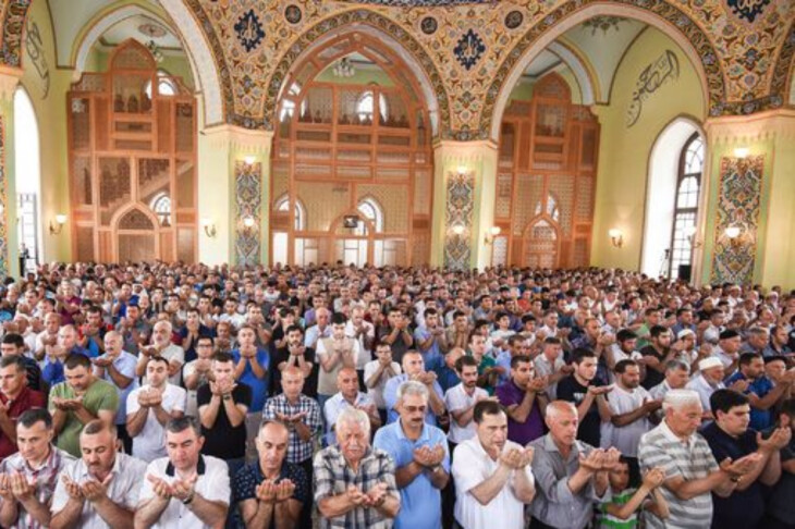 <p>ASİF MƏRZİLİ:  Allaha dua edənlərin hamısı kasıb-kusub idi...</p>