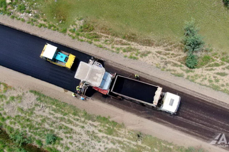 <p>İmişlidə 43.5 km uzunluğa malik yolların yenidən qurulması yekunlaşmaq üzrədir (+VİDEO/FOTO-=15)</p>
