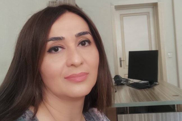 <p>Fəridə Aslanova Rüstəmova: Yalnız bir gücüm var, o da sözdür. İnsanlara xoş söz hədiyyə edirəm</p>