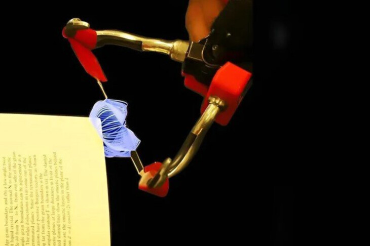 <p>Robotlar kirigami texnikasına əsaslanan güclü və incə tutacaqlardan istifadə edirlər</p>