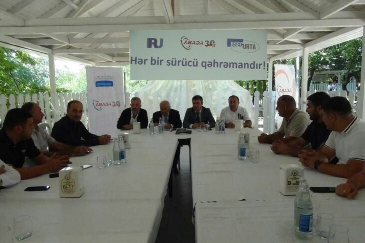 <p>ABADA Masallıda bölgənin avtodaşıyıcıları ilə görüş keçirib</p>