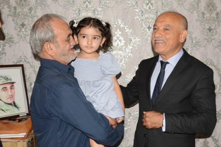 <p>Şəhidin doğum günü ailəsi üçün tikilən yeni evdə qeyd olundu</p>