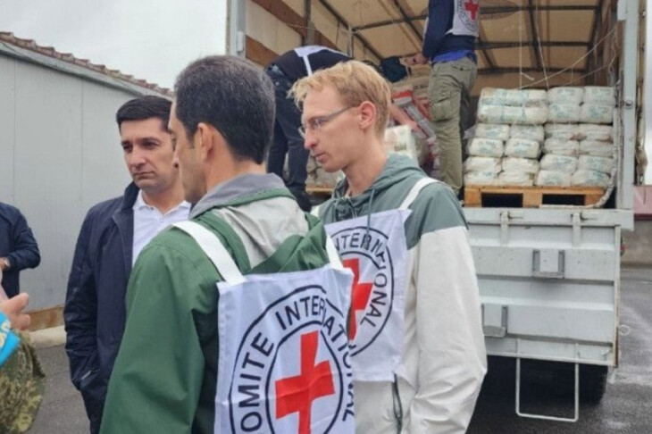 <p>70 ton humanitar yük Laçın yolu vasitəsilə keçib</p>