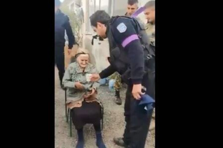 <p>Azərbaycan polisi erməni qadına kömək etdi (VİDEO)</p>
