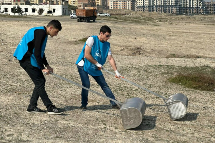 IDEA və BDU-nun birgə təşkilatçılığı ilə Sumqayıt çimərliyinin sahil zolağında təmizlik aksiyası keçirilib

 