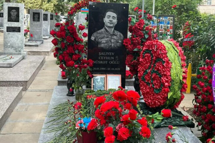 <p>BDU-nun şəhid məzunu Ceyhun Şalıyevin məzarı ziyarət olunub </p>
