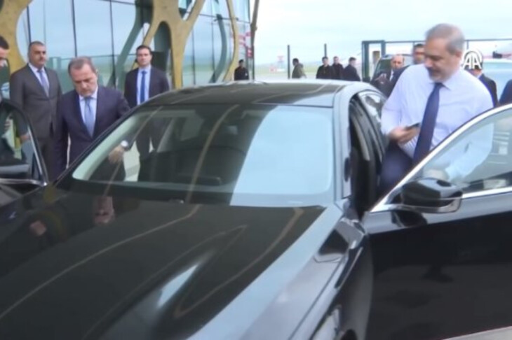 <p>Hakan Fidan Füzulidən Şuşaya avtomobili özü idarə etdi +VİDEO</p>